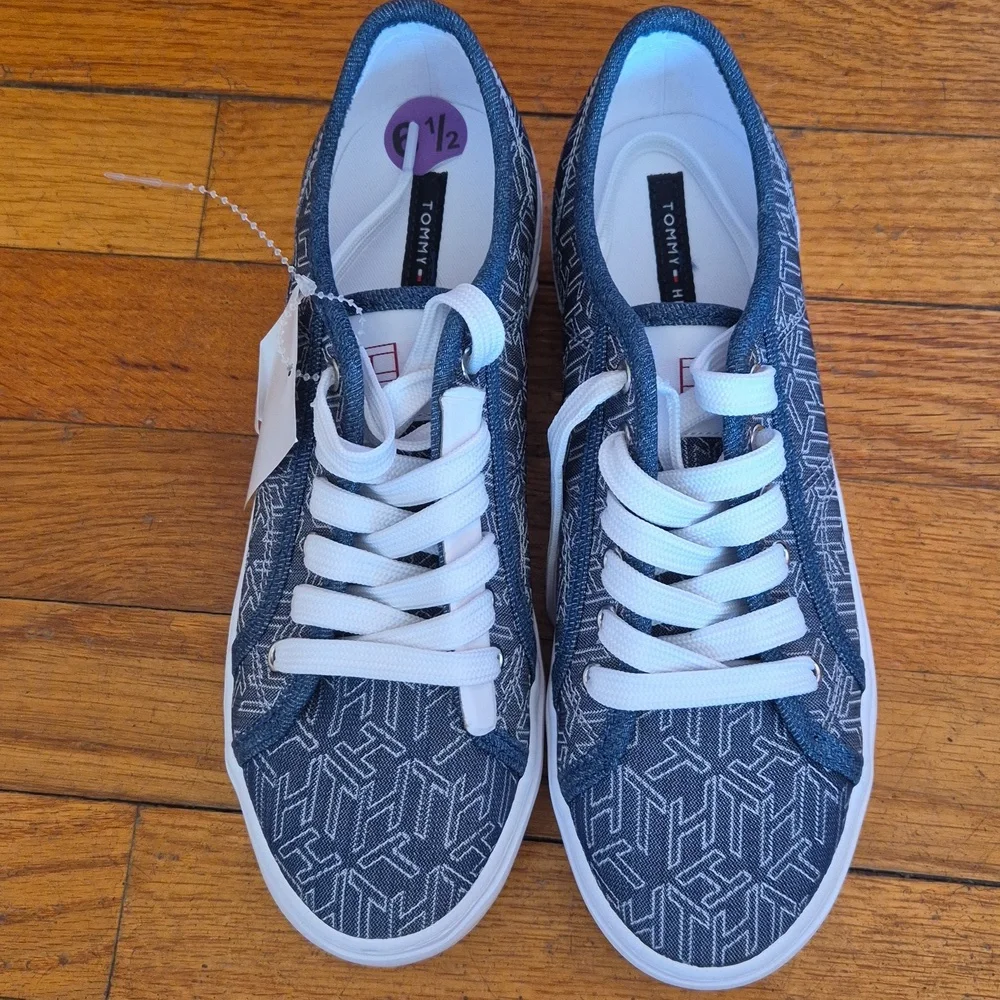 Tommy Hilfiger Womens Sneakers, size 6,5 NWOB - Picture 6 of 14